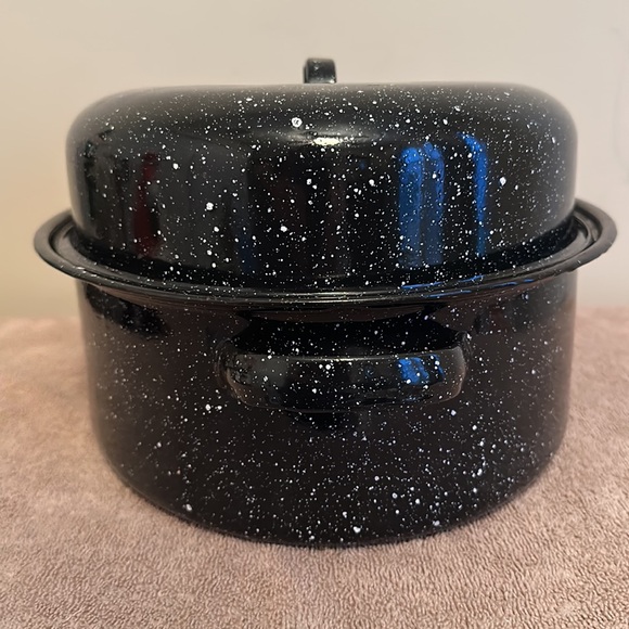 Vintage Enamelware Large 18” Roaster - Picture 4 of 10